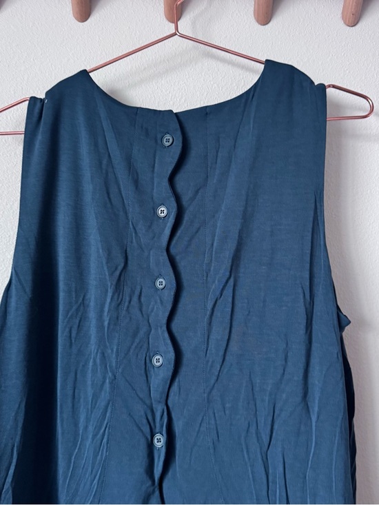 Halogen Teal Scoop Neck Sleeveless Scalloped Hem Tank - Teal - Picture 9 of 11